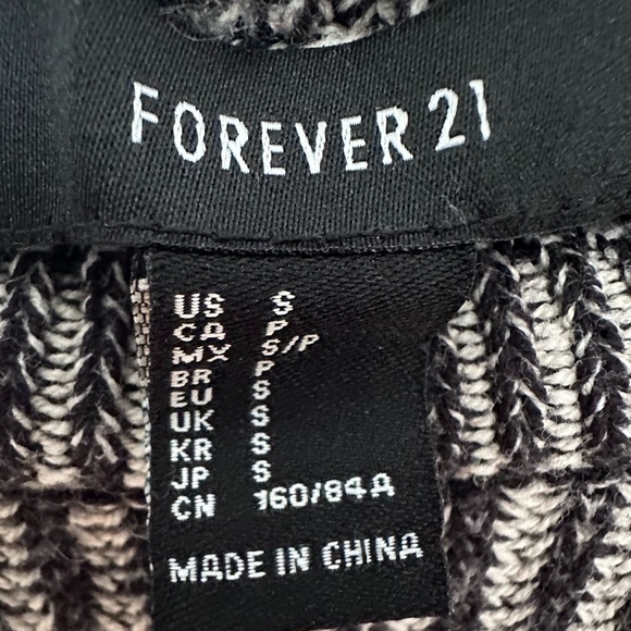 Forever 21 Sweater - Picture 2 of 3